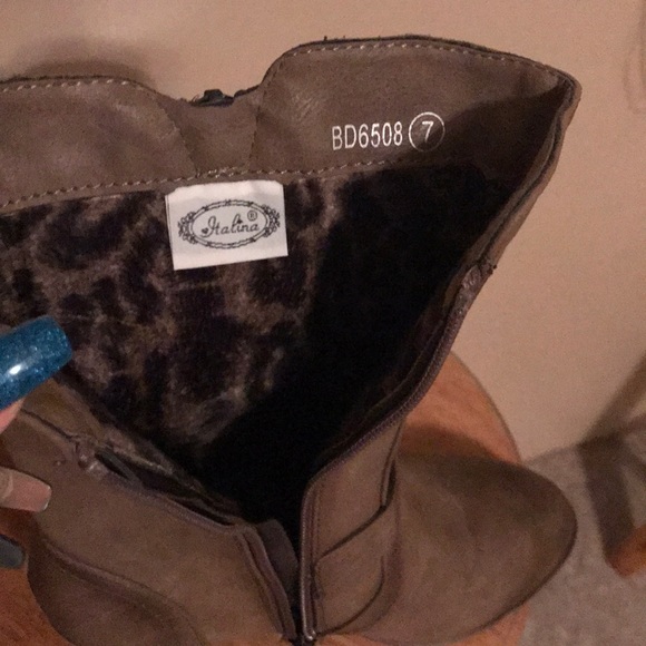 Booties - Picture 4 of 4